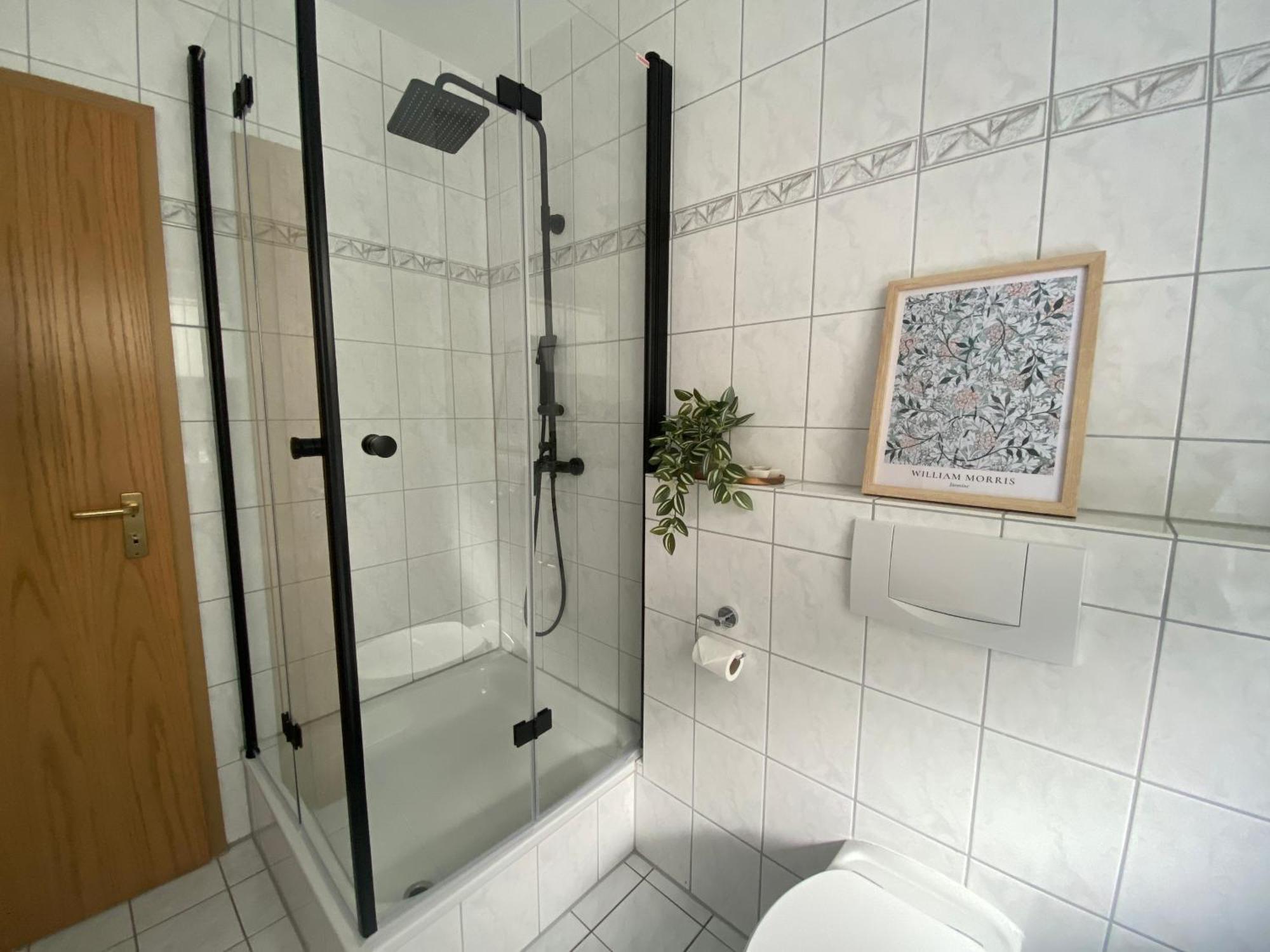 Moderne Wohnung Mit Terrasse & Parkplatz; Naehe Bwzk & Amazon Кобленц Экстерьер фото